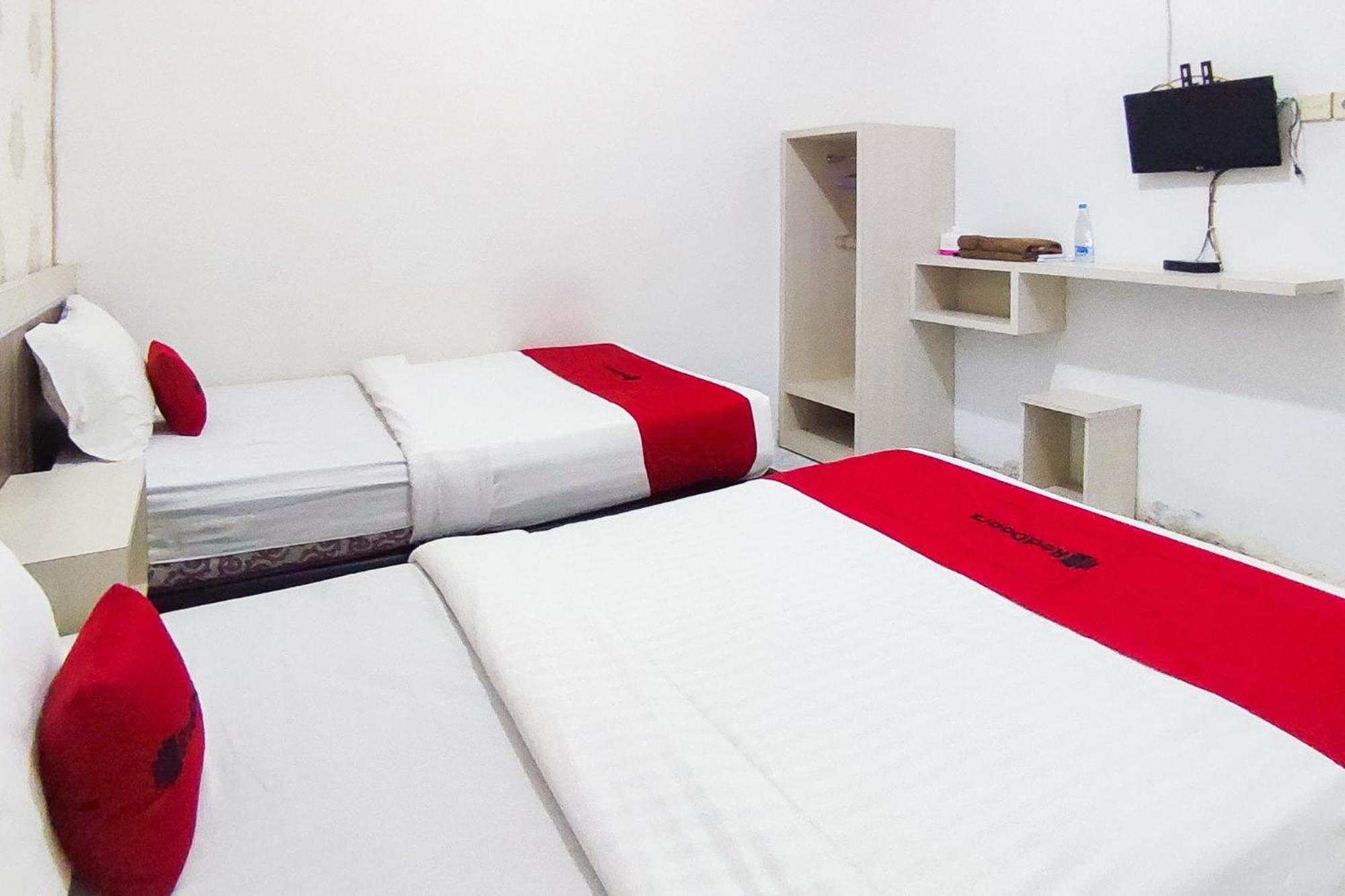 Reddoorz Syariah At Penginapan Eby Padang Εξωτερικό φωτογραφία