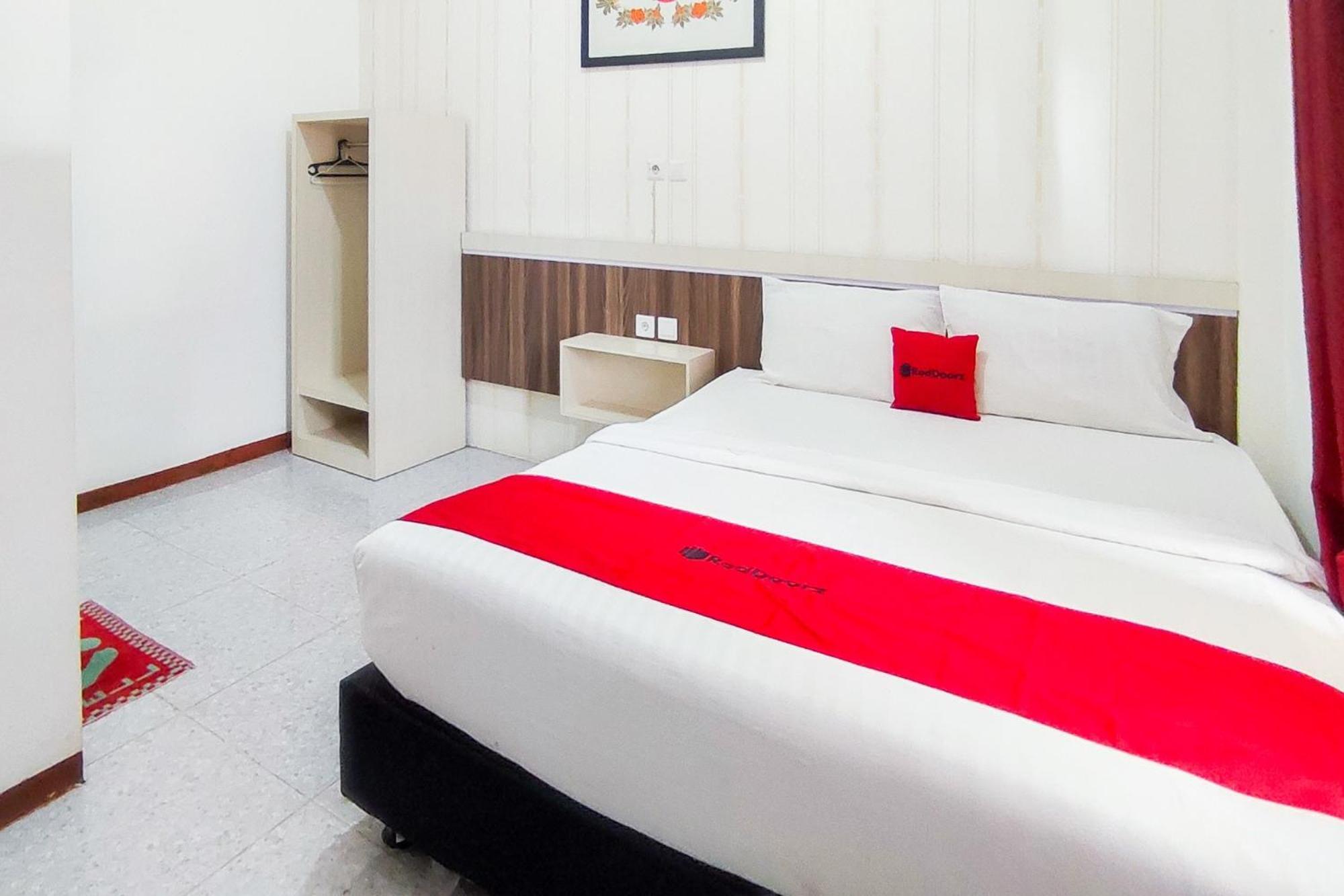 Reddoorz Syariah At Penginapan Eby Padang Εξωτερικό φωτογραφία