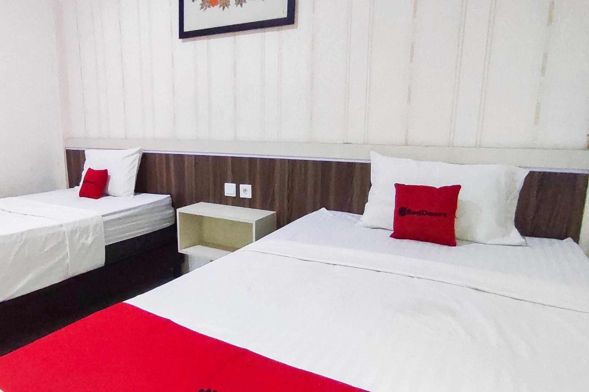 Reddoorz Syariah At Penginapan Eby Padang Εξωτερικό φωτογραφία