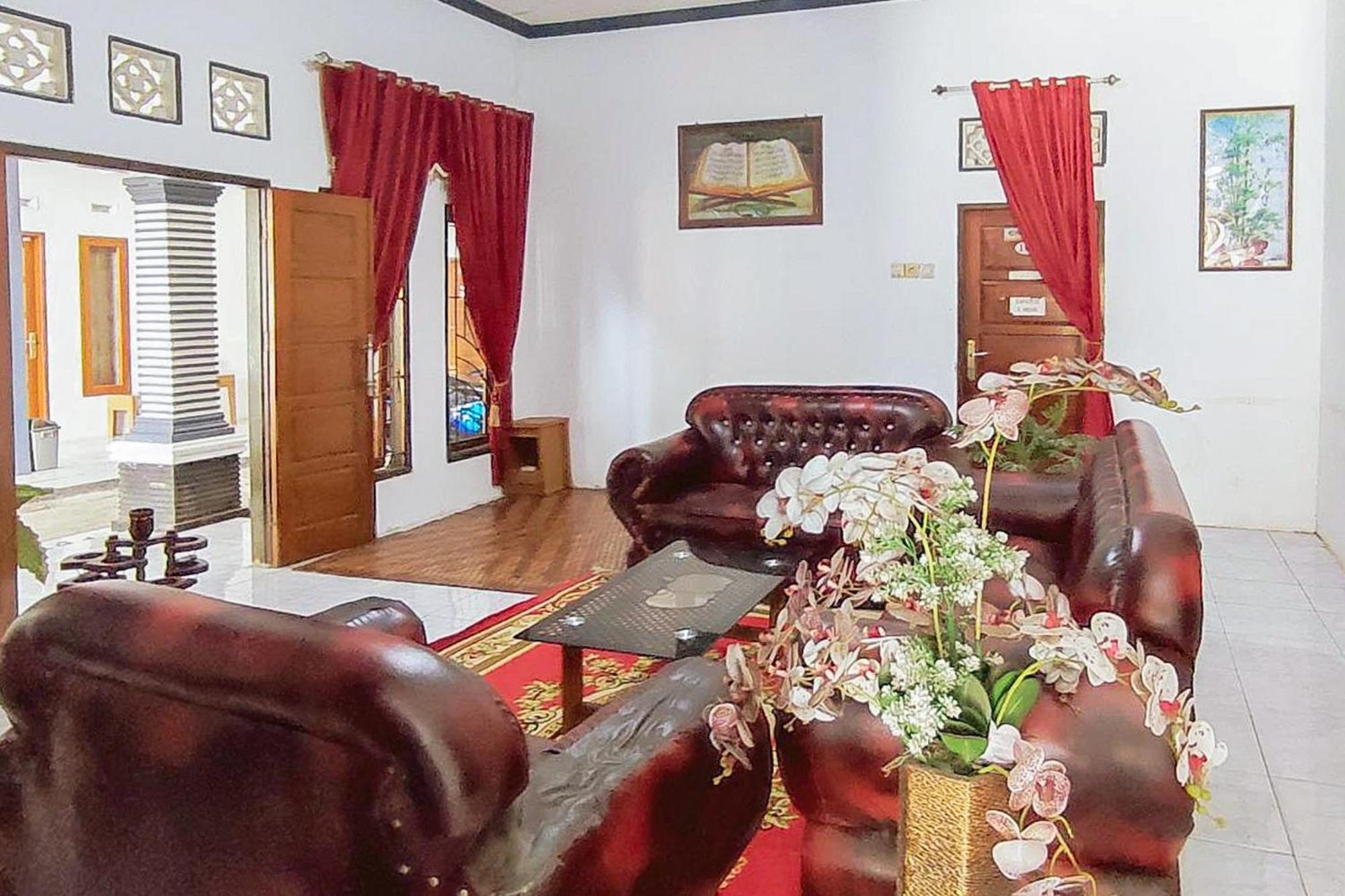 Reddoorz Syariah At Penginapan Eby Padang Εξωτερικό φωτογραφία
