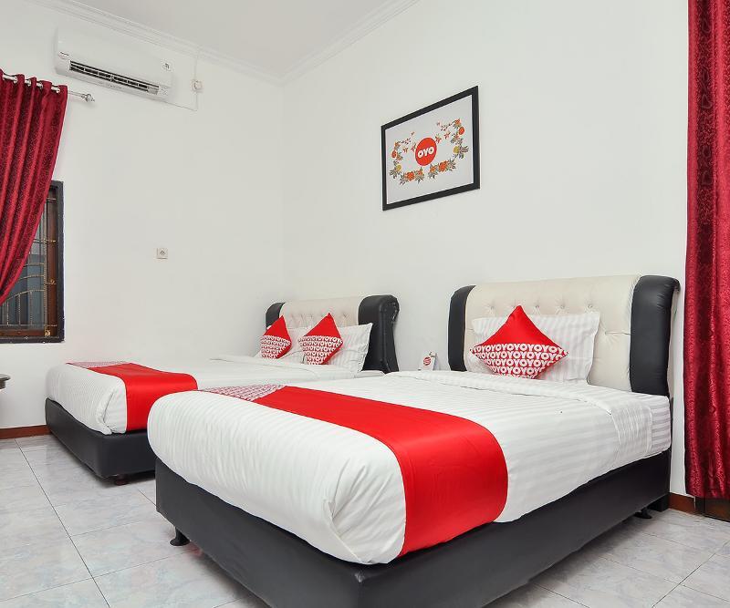 Reddoorz Syariah At Penginapan Eby Padang Εξωτερικό φωτογραφία